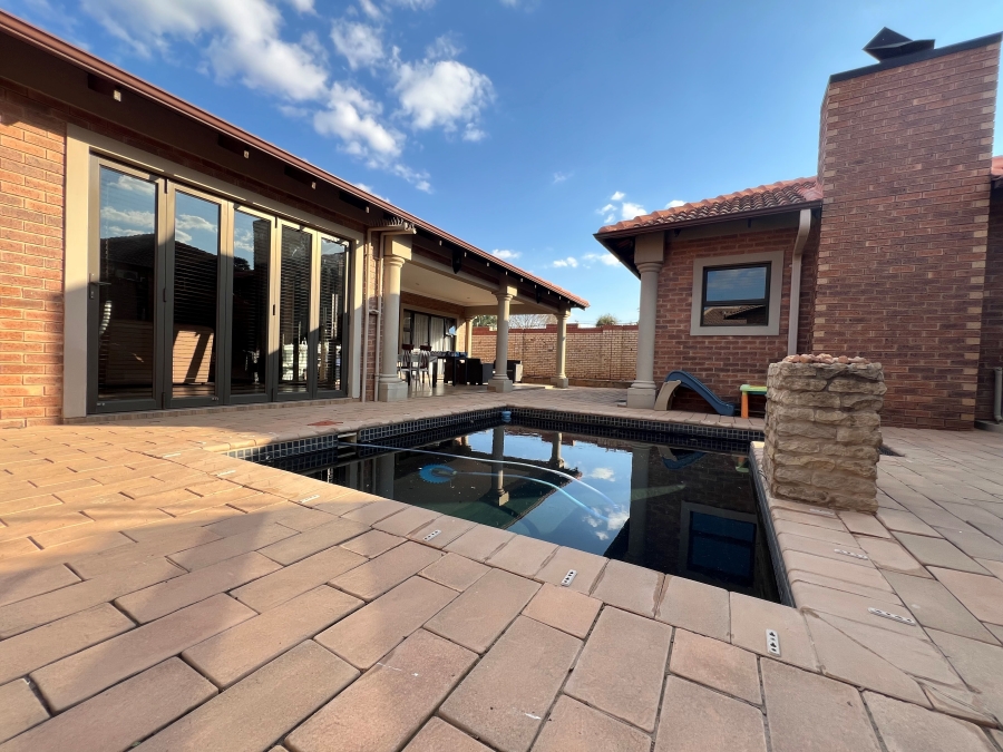 3 Bedroom Property for Sale in Wilkoppies North West